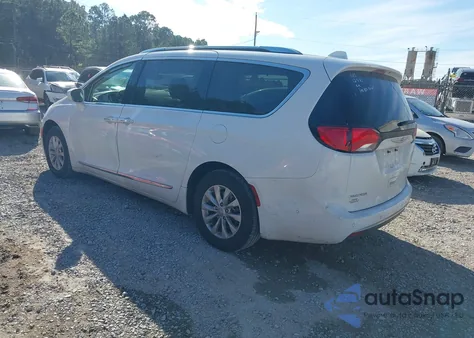 2018 Chrysler Pacifica Touring L z USA, uszkodzony, nr VIN 2C4RC1BG0JR103456